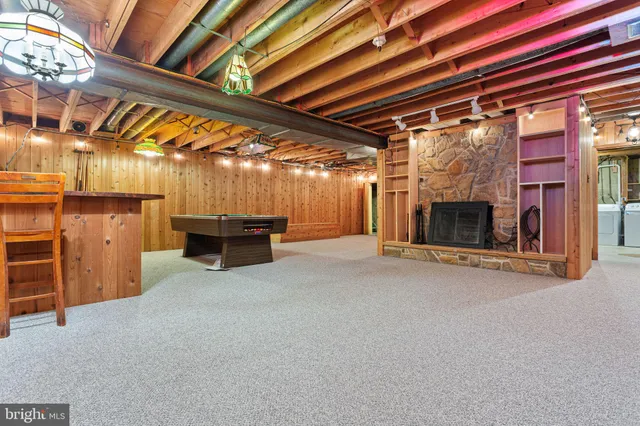 a big room with closet