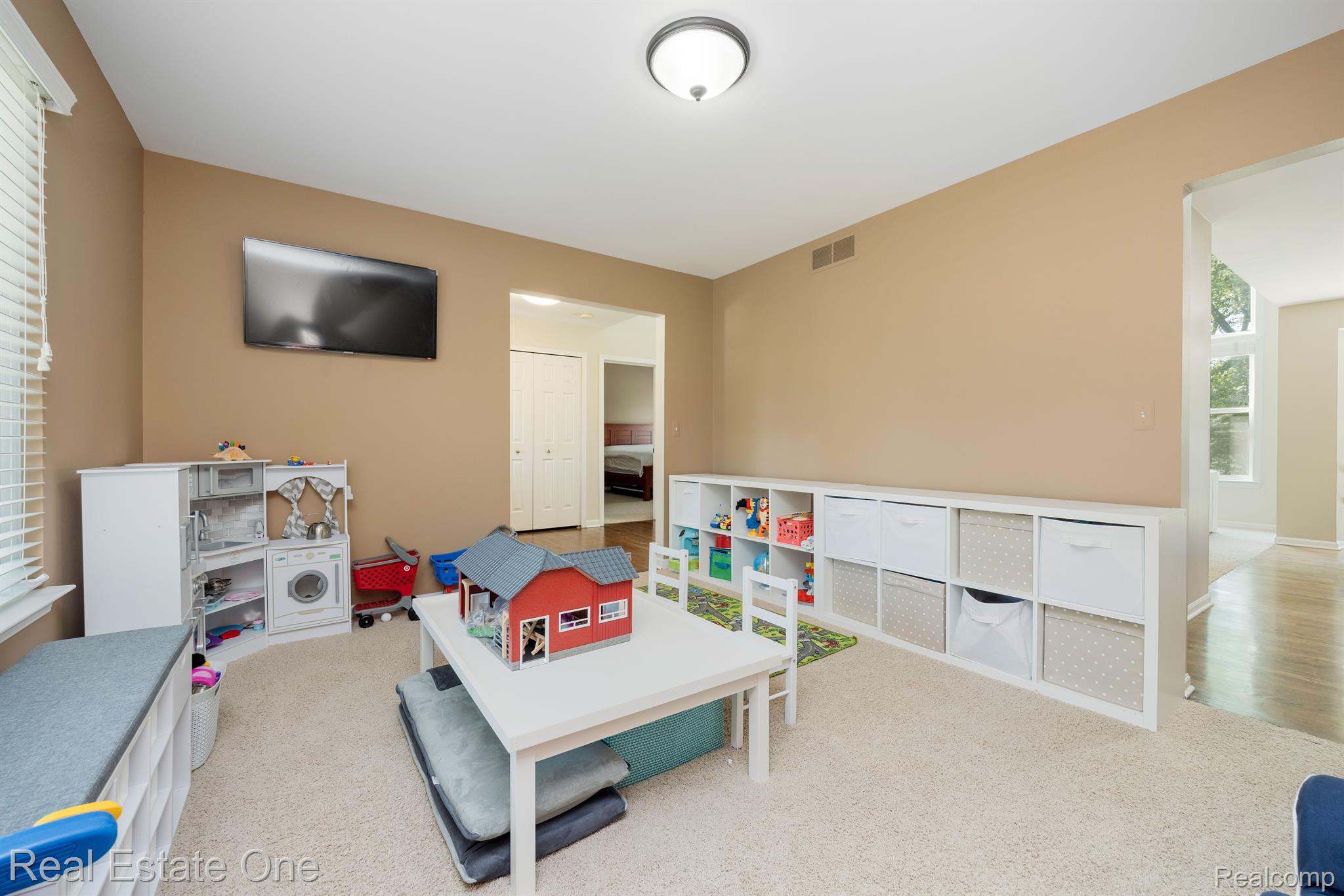 2080 Rob Ridge Drive Walled Lake, MI 48390 - Photo 11 of 34 Gallery Image 11