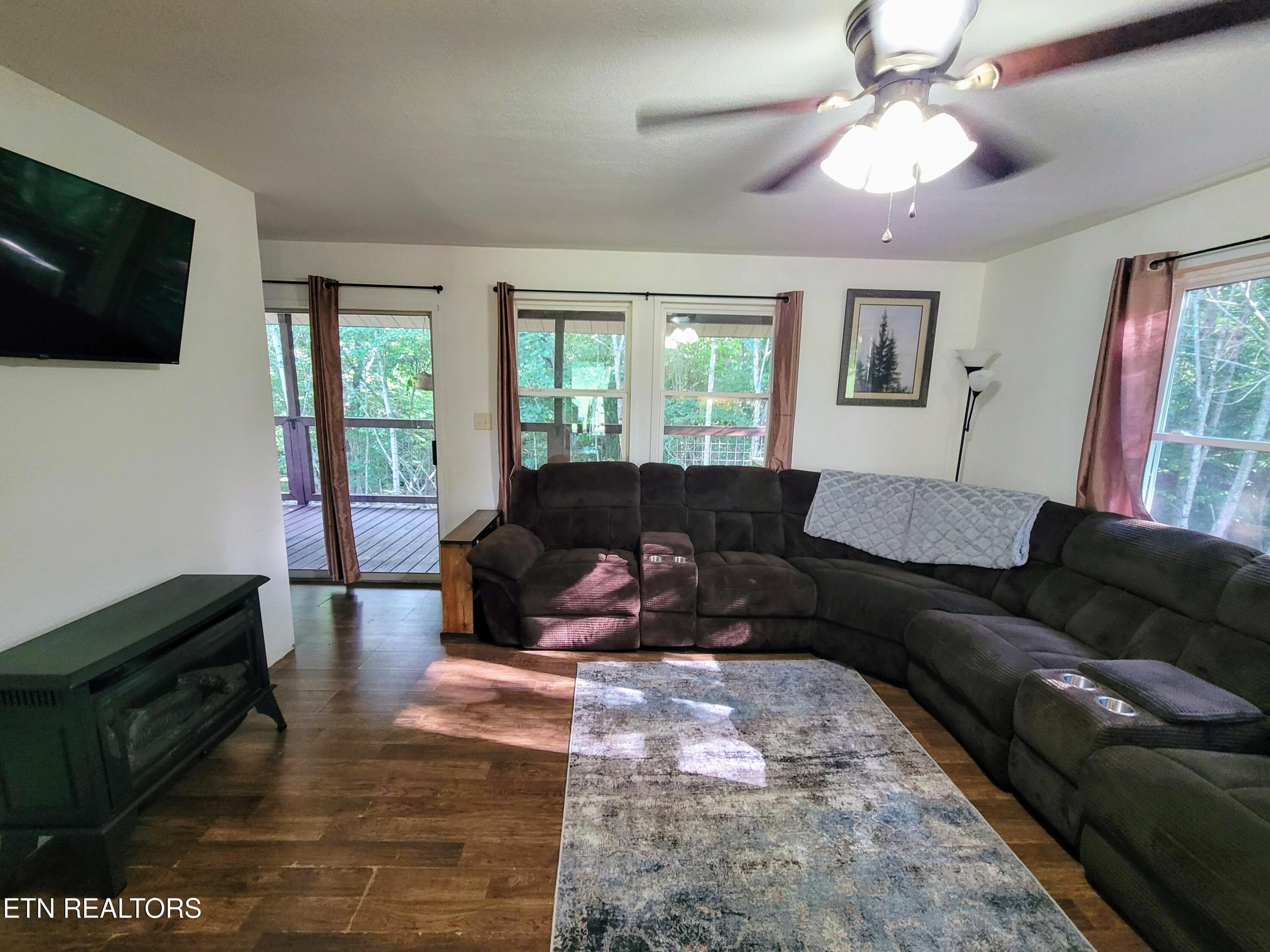 645 Lynn Rothwell Road Pikeville, TN 37367 - Photo 2 of 25 image (2)