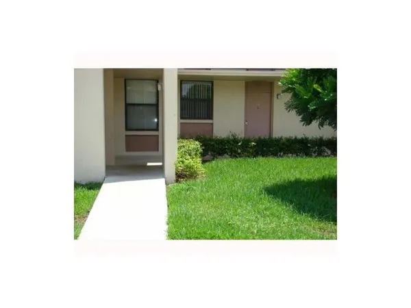 $1,900 | 8433 Forest Hills Drive, Unit 107, Coral Springs, FL 33065