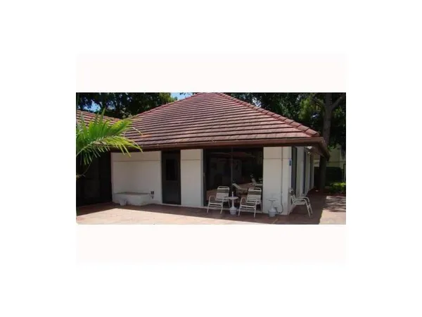 $1,900 | 8433 Forest Hills Drive, Unit 107, Coral Springs, FL 33065