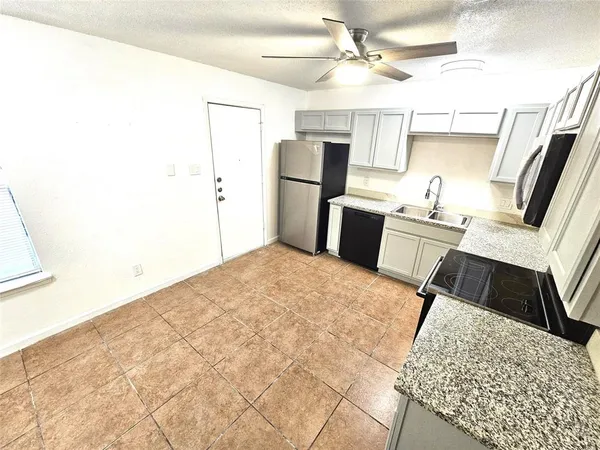 $1,495 | 724 Bluebonnet Drive, Unit A, Keller, TX 76248