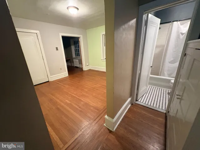 $1,000 | 210 East Maple Avenue, Unit B10, Merchantville, NJ 08109