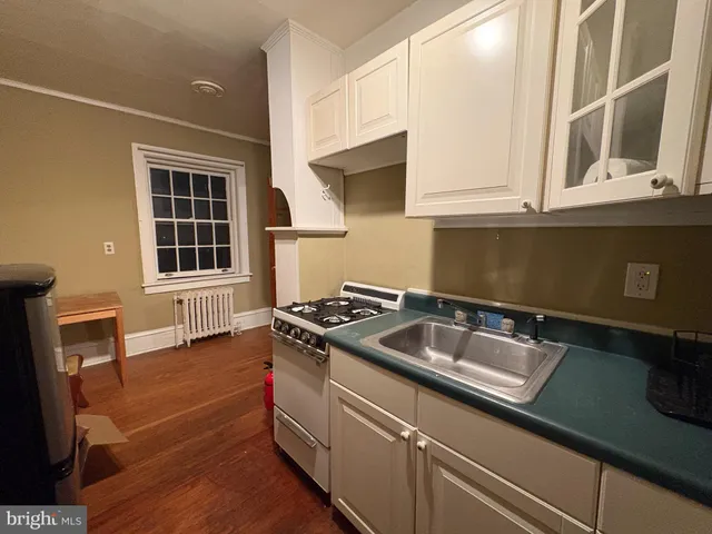 $1,000 | 210 East Maple Avenue, Unit B10, Merchantville, NJ 08109