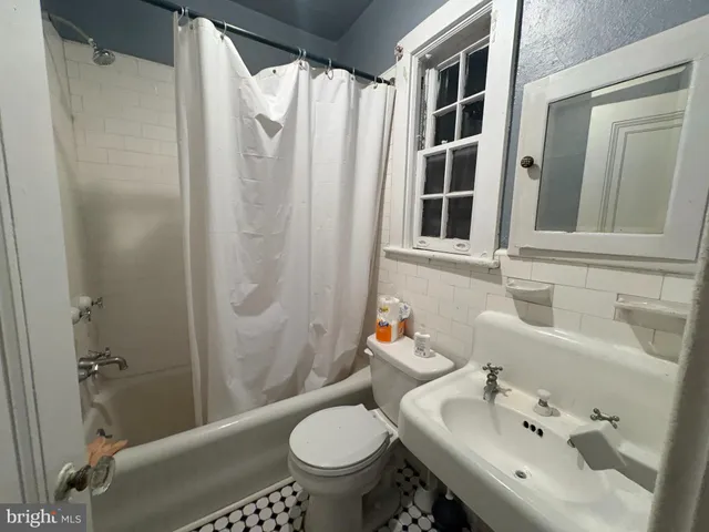 $1,000 | 210 East Maple Avenue, Unit B10, Merchantville, NJ 08109