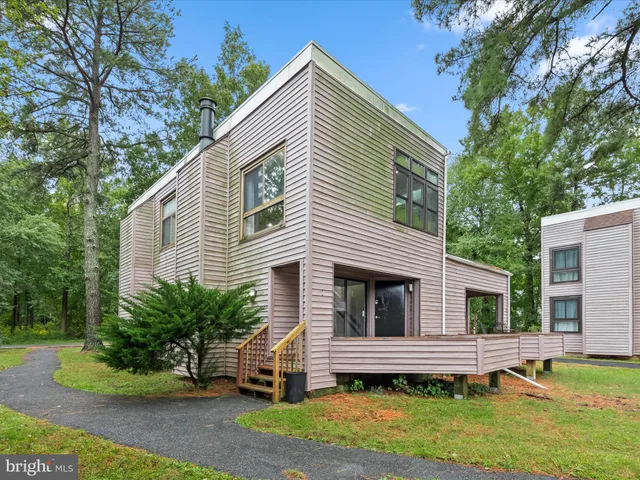 $238,000 | 438 Ocean Parkway, Unit 4, Berlin, MD 21811