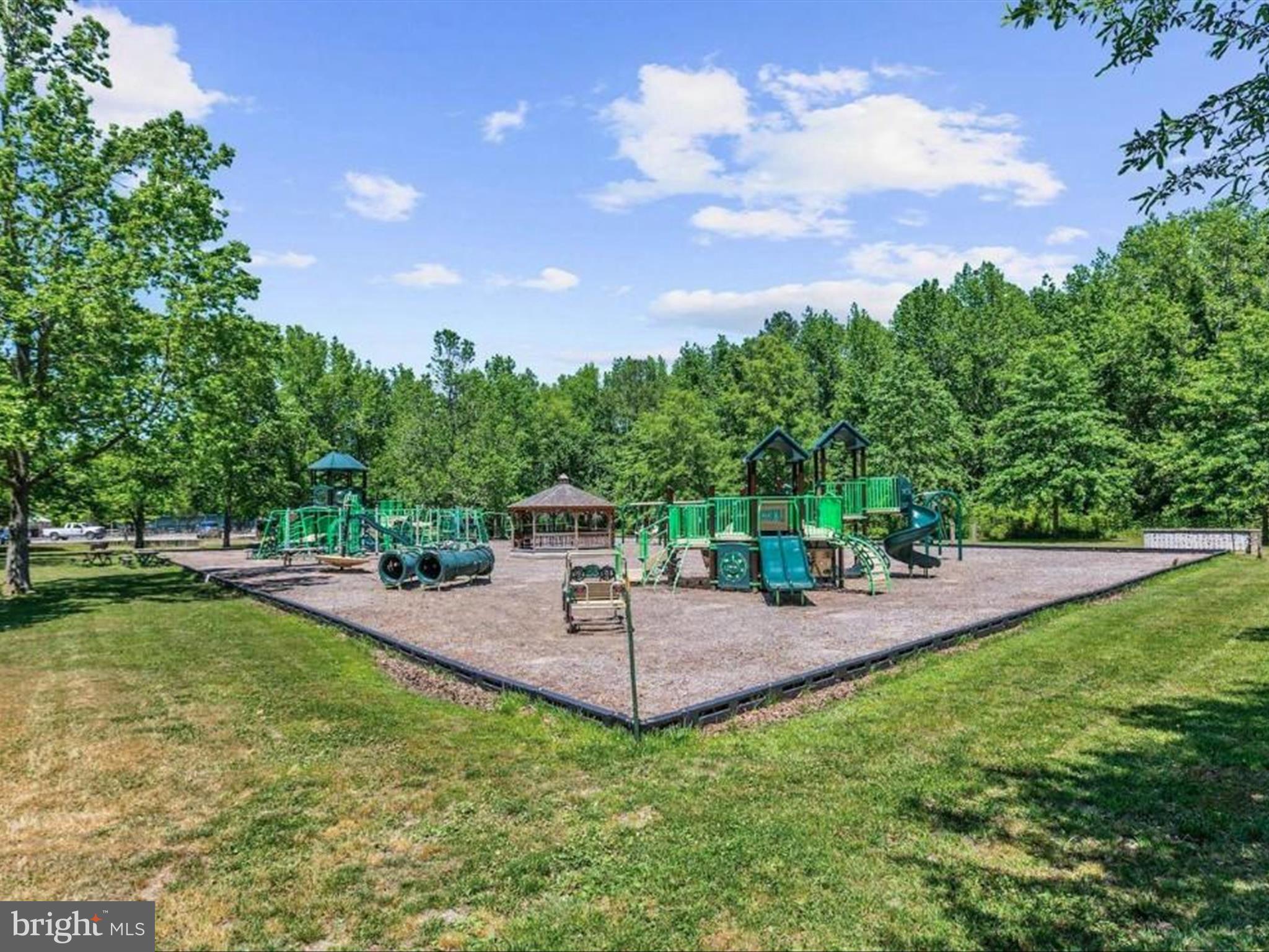 438 Ocean Parkway, Unit 4 Berlin, MD 21811 - Photo 63 of 81 a view of a backyard with swimming pool