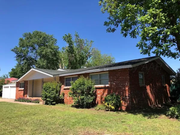 $209,900 | 1706 Ellison Street, Wellington, TX 79095