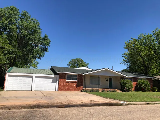 $209,900 | 1706 Ellison Street, Wellington, TX 79095