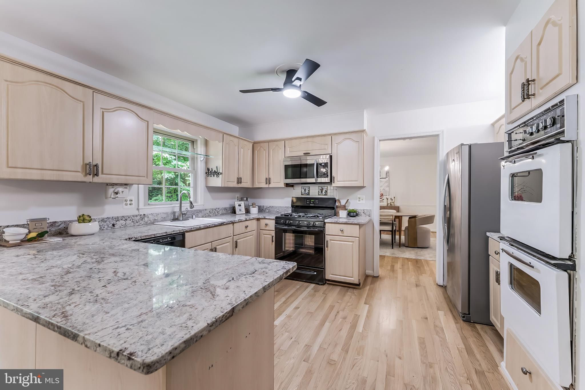 11488 Bingham Terrace Reston, VA 20191 - Photo 16 of 59