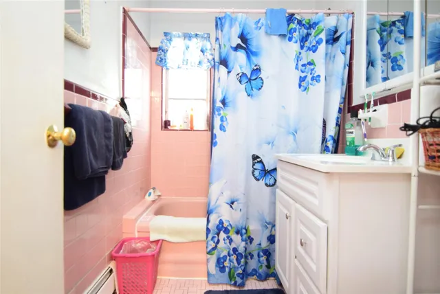 $625,000 | 3317 Gunther Avenue | Baychester