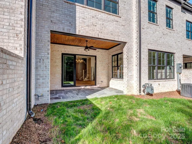 a view of an entrance of the house
