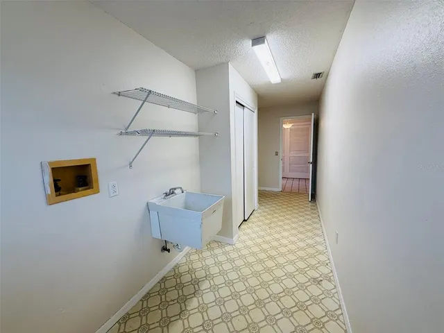 $2,200 | 8992 Hernando Way, Weeki Wachee, FL 34613