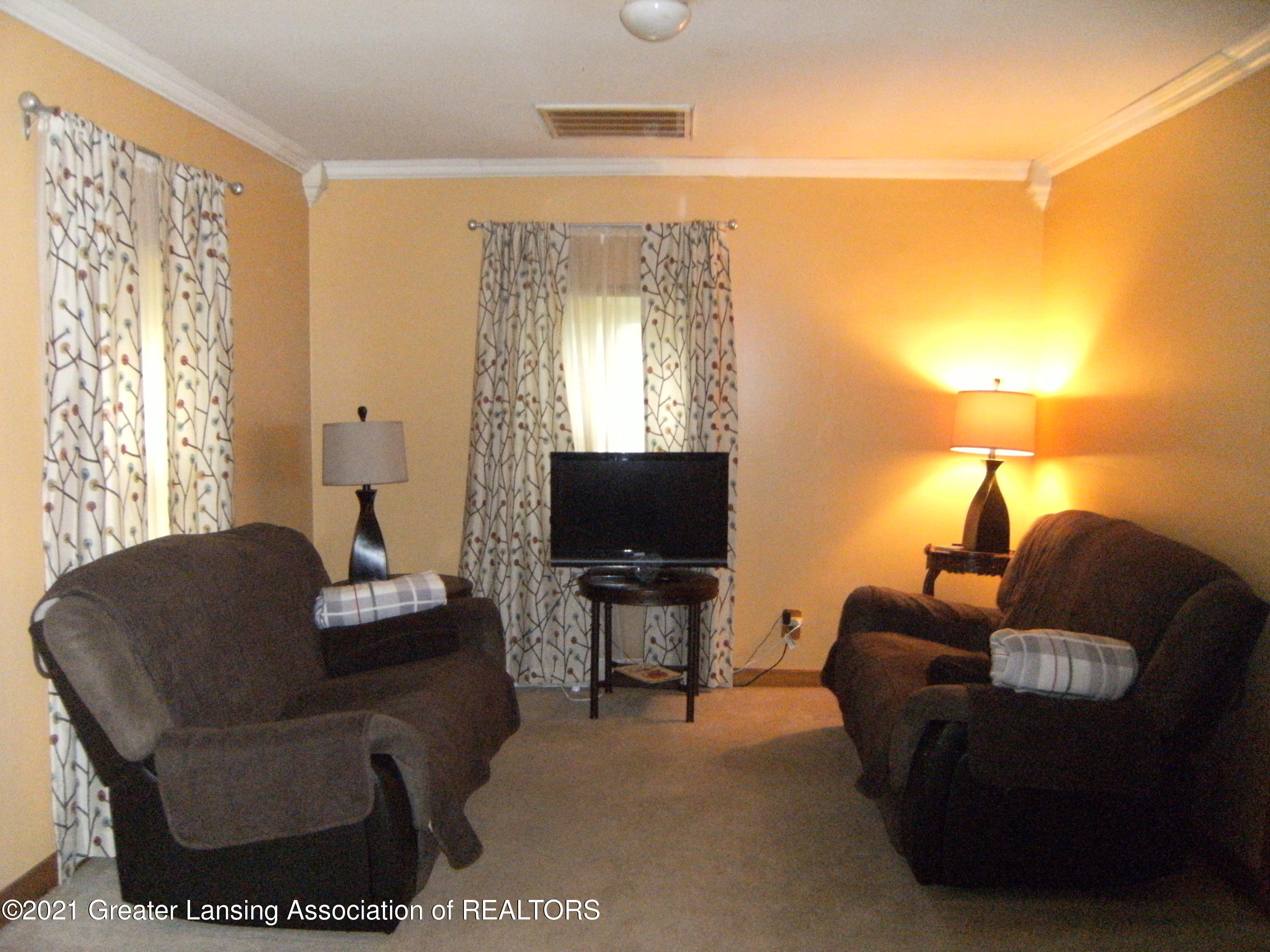 4019 Dell Road Lansing, MI 48911 - Photo 5 of 14 DSCF2276