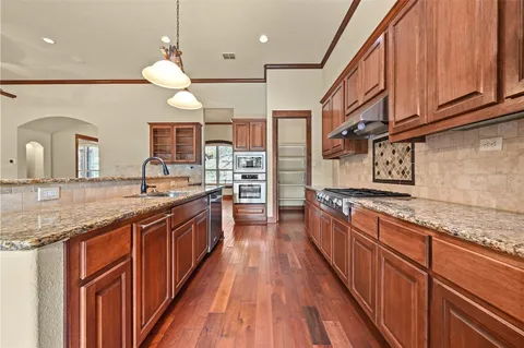 $925,000 | 351 Hawthorne Loop, Driftwood, TX 78619
