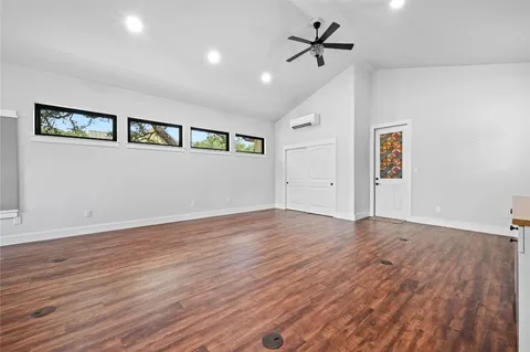 $925,000 | 351 Hawthorne Loop, Driftwood, TX 78619