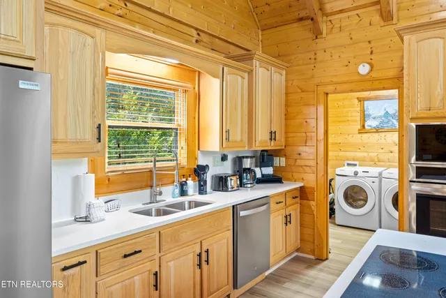 $1,396,000 | 2619 Bear Crossing Way, Sevierville, TN 37862