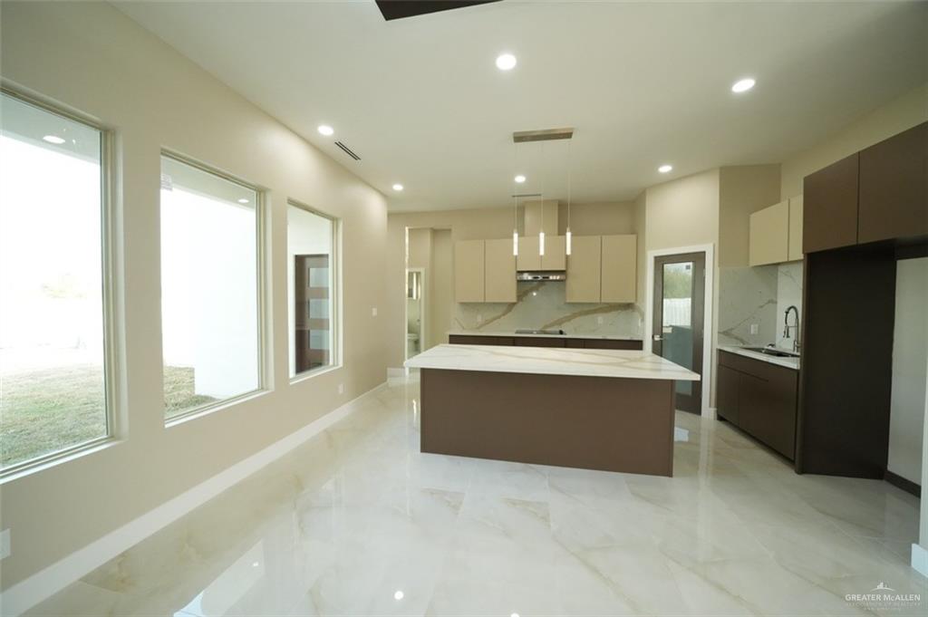 621 Samaria Street Weslaco, TX 78596 - Photo 6 of 28