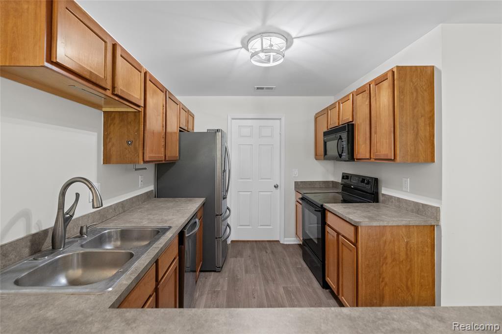 4163 Hampton Ridge Boulevard Howell, MI 48843 - Photo 10 of 23 Gallery Image 10