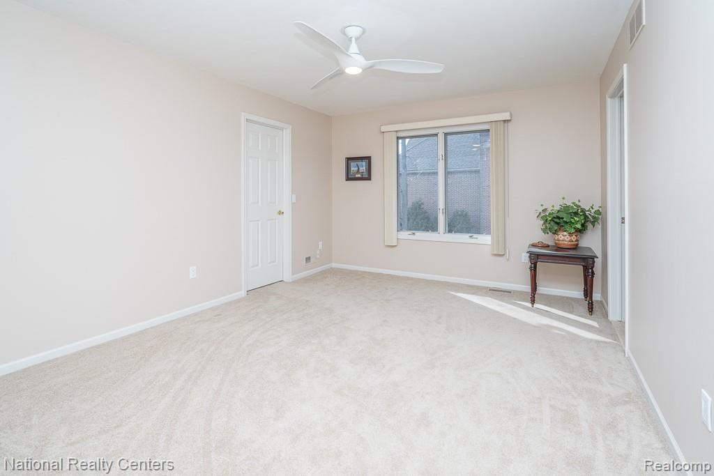 424 Inverness Highland, MI 48357 - Photo 23 of 45 21.jpg