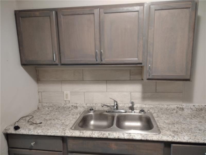 1080 Valley View Road Southeast Atlanta, GA 30315 - Photo 5 of 17