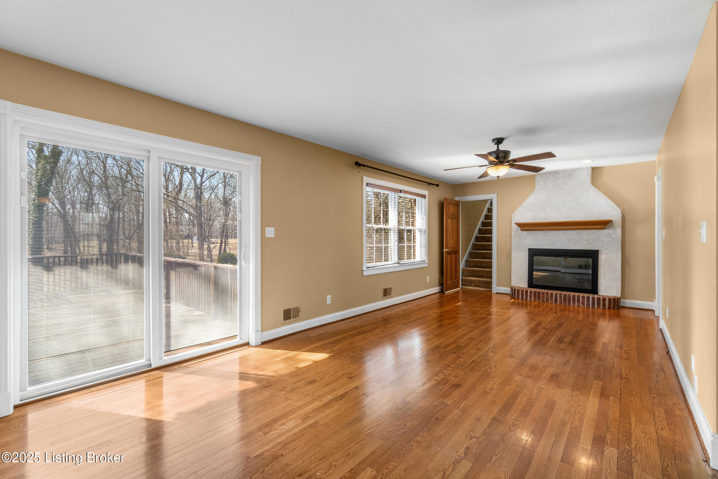 1028 Stone House Ridge Road Bardstown, KY 40004 - Photo 25 of 81 Hearth area