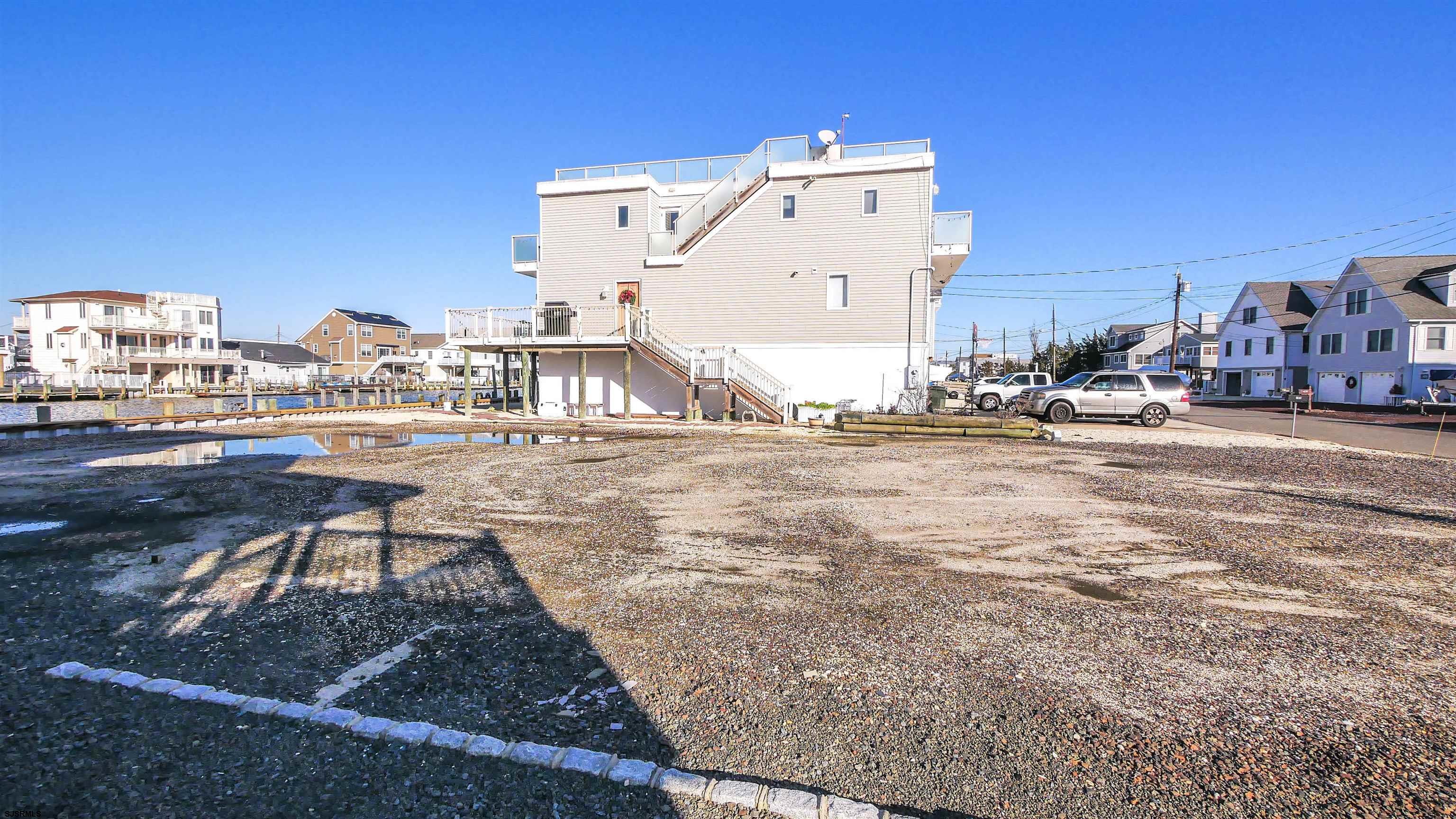 181 Flamingo Road Tuckerton, NJ 08087 - Photo 7 of 16 a view of a basketball court