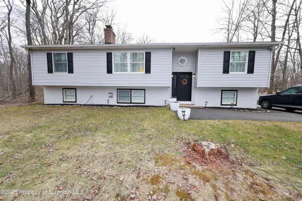 $459,999 | 212 Annette Marie Drive, Long Pond, PA 18334