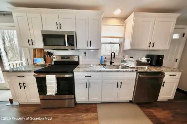 $449,999 | 212 Annette Marie Drive, Long Pond, PA 18334