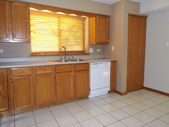 18206 Rita Road, Unit 2D Tinley Park, IL 60477 - Photo 14 of 31