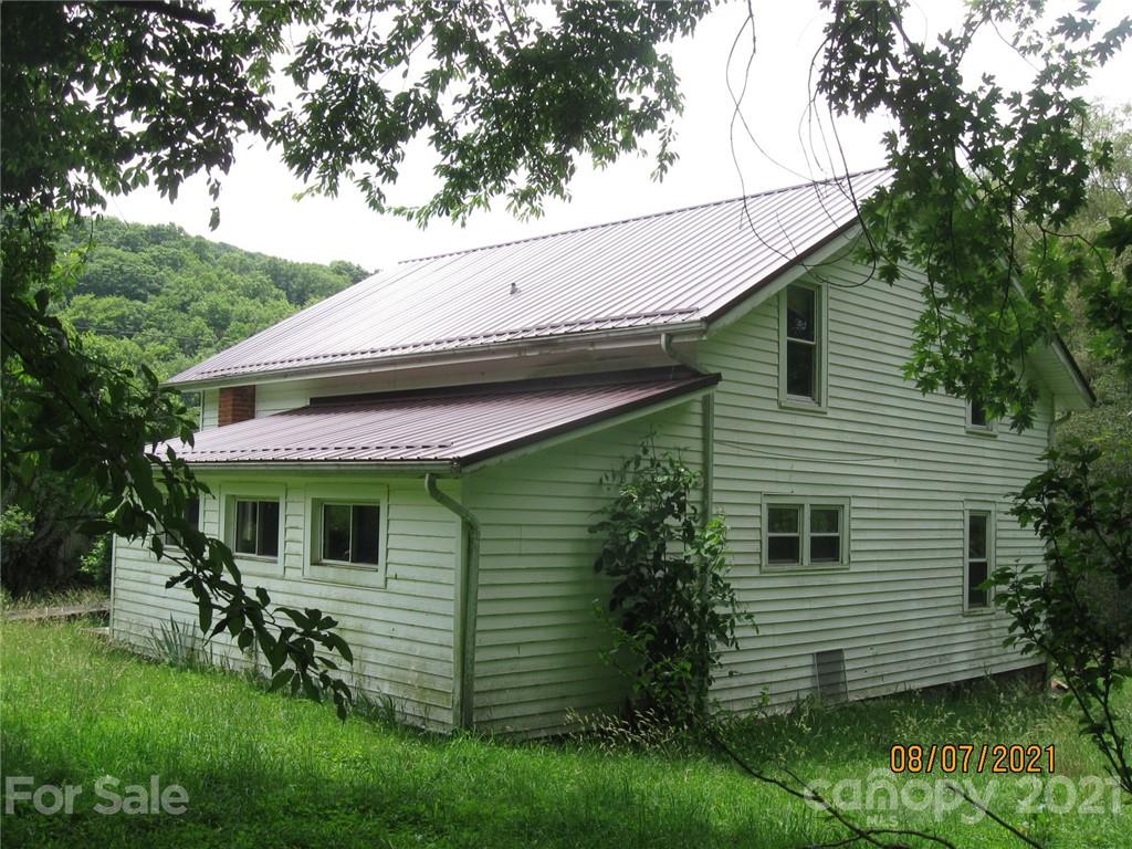 95 Painter Road Banner Elk, NC 28604 - Photo 3 of 14 Gallery Image 3