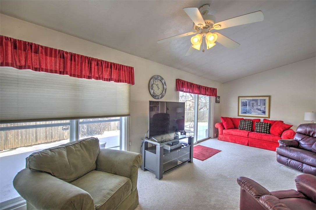 246 Southmoreland Place Decatur, IL 62521 - Photo 8 of 23 Gallery Image 8