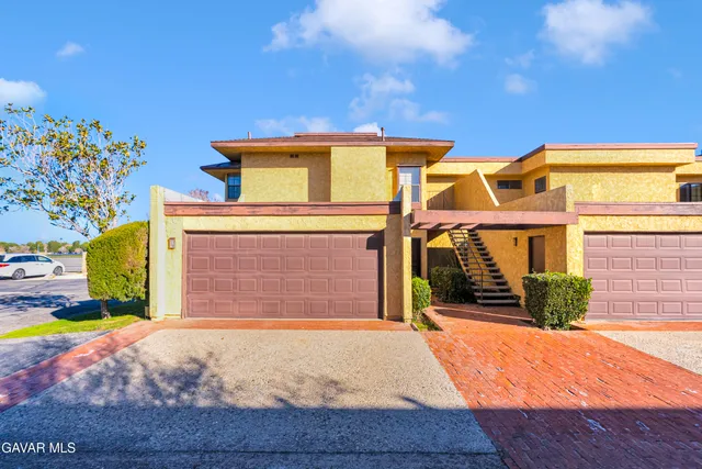 $344,900 | 42821 15th Street West, Unit 1, Lancaster, CA 93534