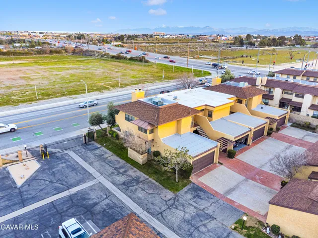 $344,900 | 42821 15th Street West, Unit 1, Lancaster, CA 93534