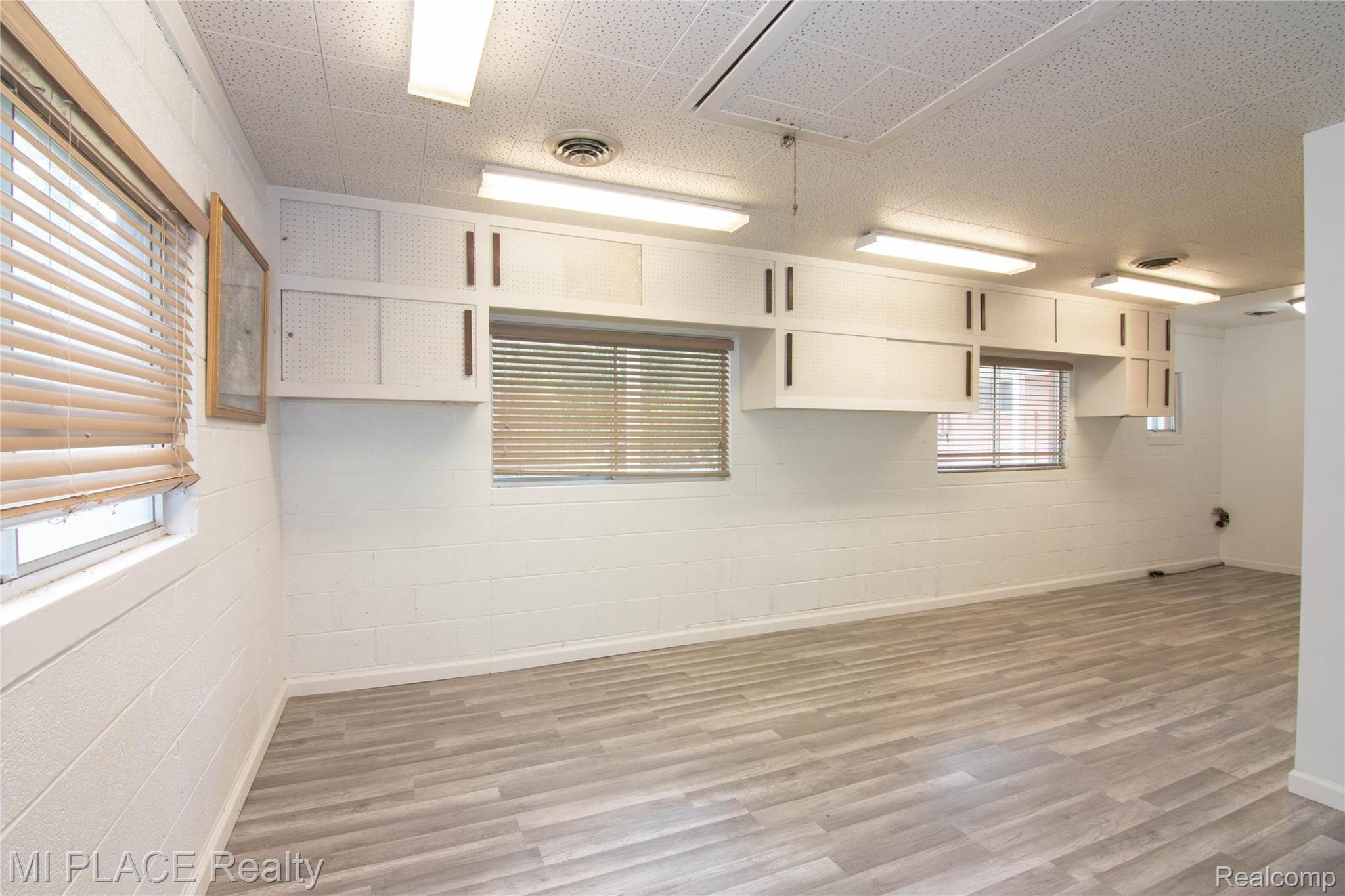 22330 Berg Road Southfield, MI 48033 - Photo 26 of 32 Recreation Room