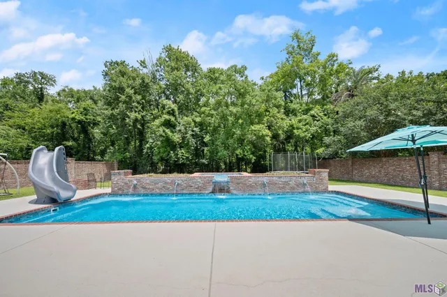 $899,000 | 40160 River Winds Court, Gonzales, LA 70737