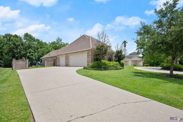 $899,000 | 40160 River Winds Court, Gonzales, LA 70737