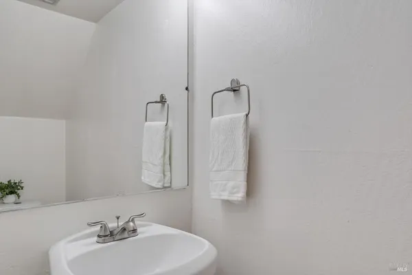 $525,000 | 3476 Shelter Creek Drive, Napa, CA 94558