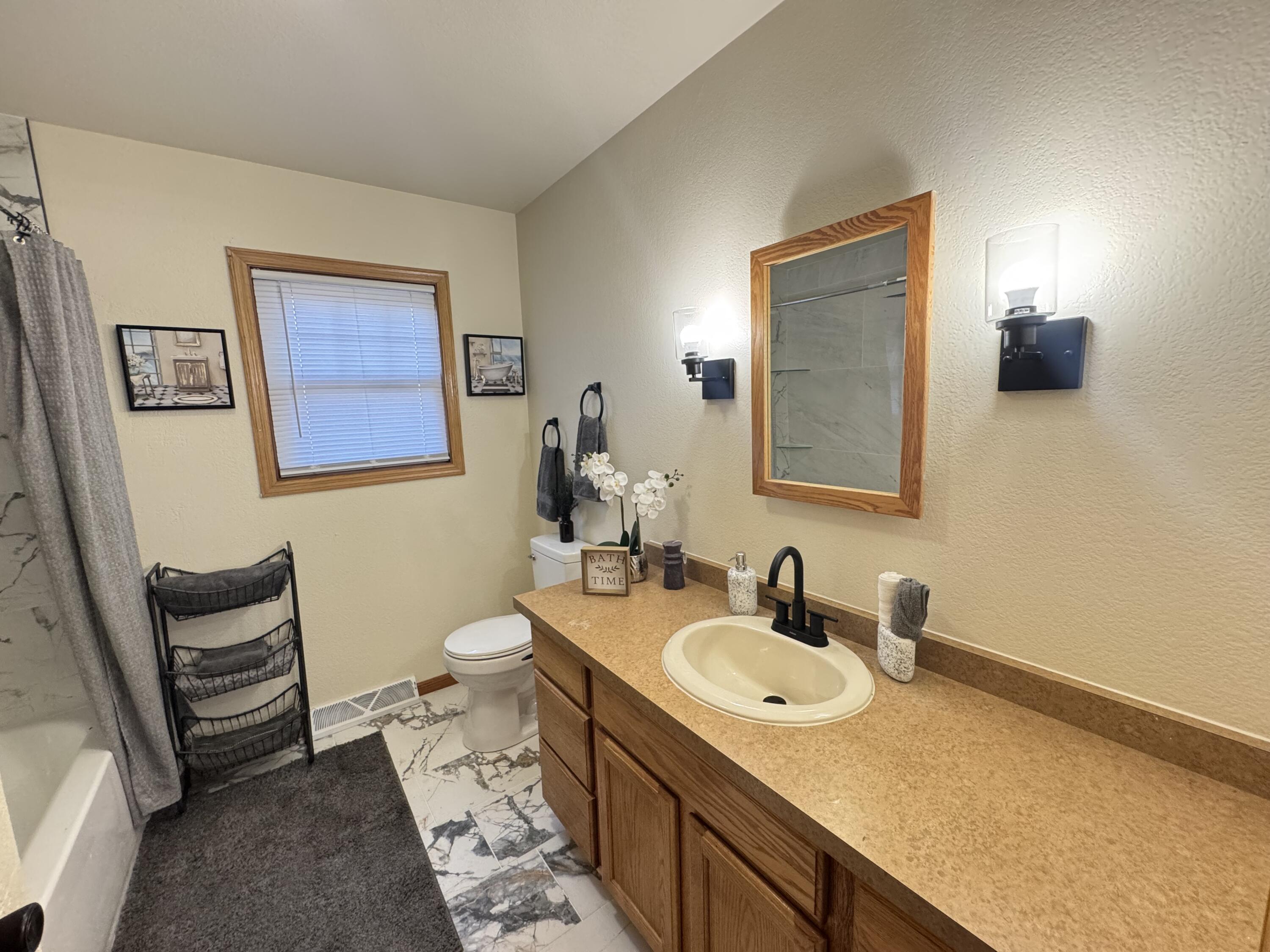 2210 North 15th Street Milwaukee, WI 53205 - Photo 12 of 19 IMG_0735