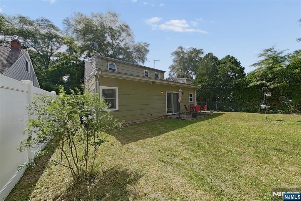 747 Brookside Road Rahway, NJ 07065 - Photo 10 of 40