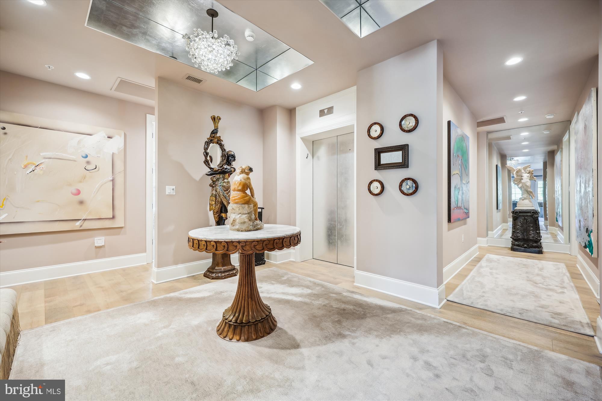 8121 River Road, Unit 451 Bethesda, MD 20817 - Photo 6 of 94 Foyer