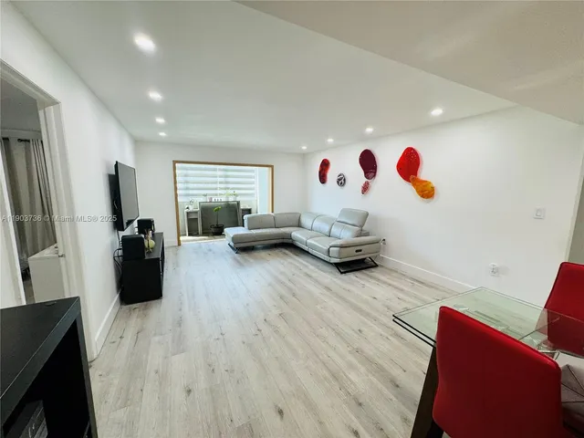 $289,000 | 1555 West 44th Place, Unit 214D, Hialeah, FL 33012