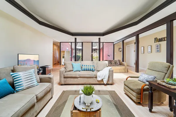 $925,000 | 18 Tamarack Lane, Pomona, NY 10970