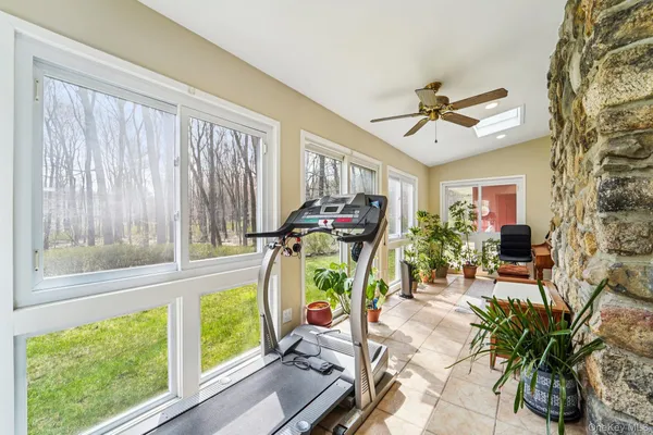 $925,000 | 18 Tamarack Lane, Pomona, NY 10970