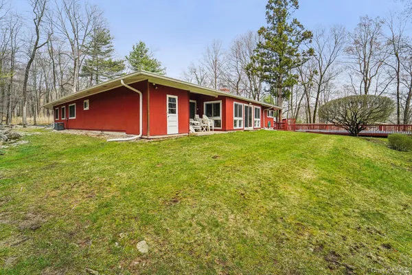 $925,000 | 18 Tamarack Lane, Pomona, NY 10970