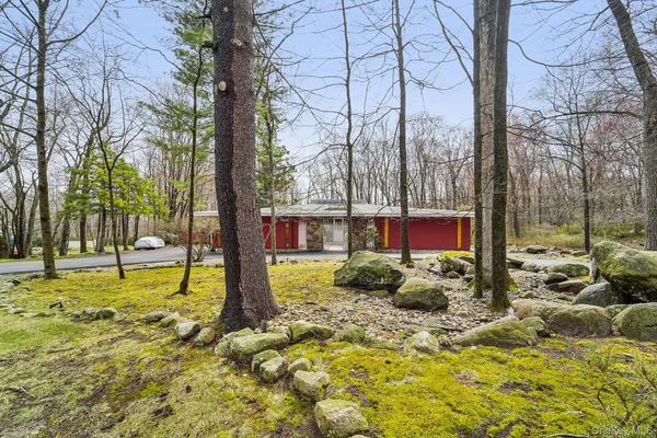 $925,000 | 18 Tamarack Lane, Pomona, NY 10970