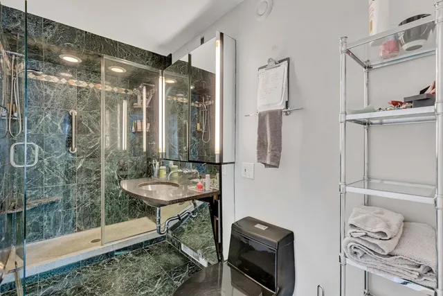 $579,900 | 1 East Schiller Street, Unit 12A, Chicago, IL 60610