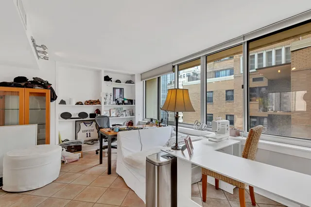 $579,900 | 1 East Schiller Street, Unit 12A, Chicago, IL 60610