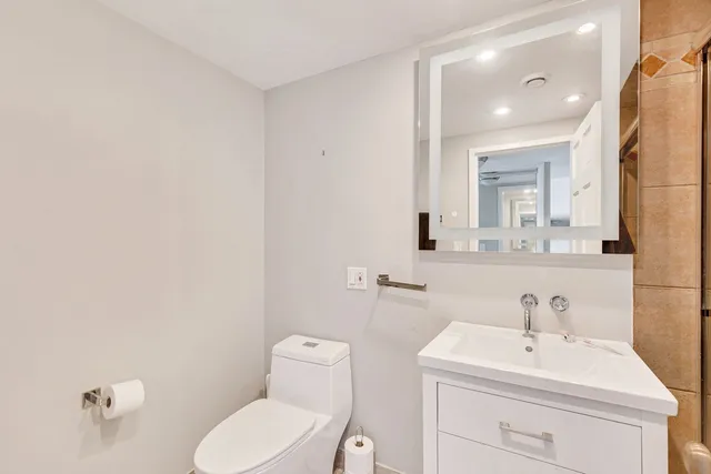 $579,900 | 1 East Schiller Street, Unit 12A, Chicago, IL 60610