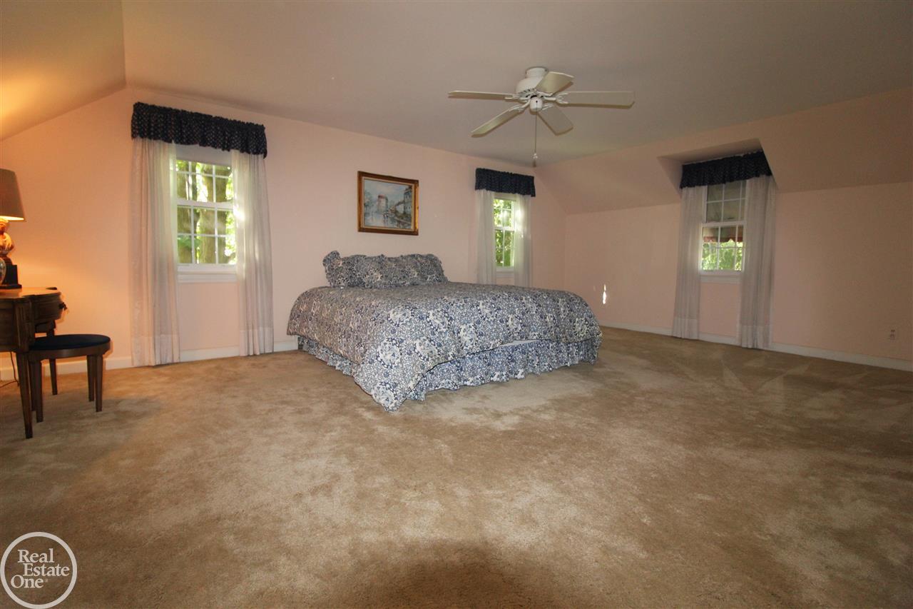 705 Trombley Road Grosse Pointe Park, MI 48230 - Photo 23 of 54